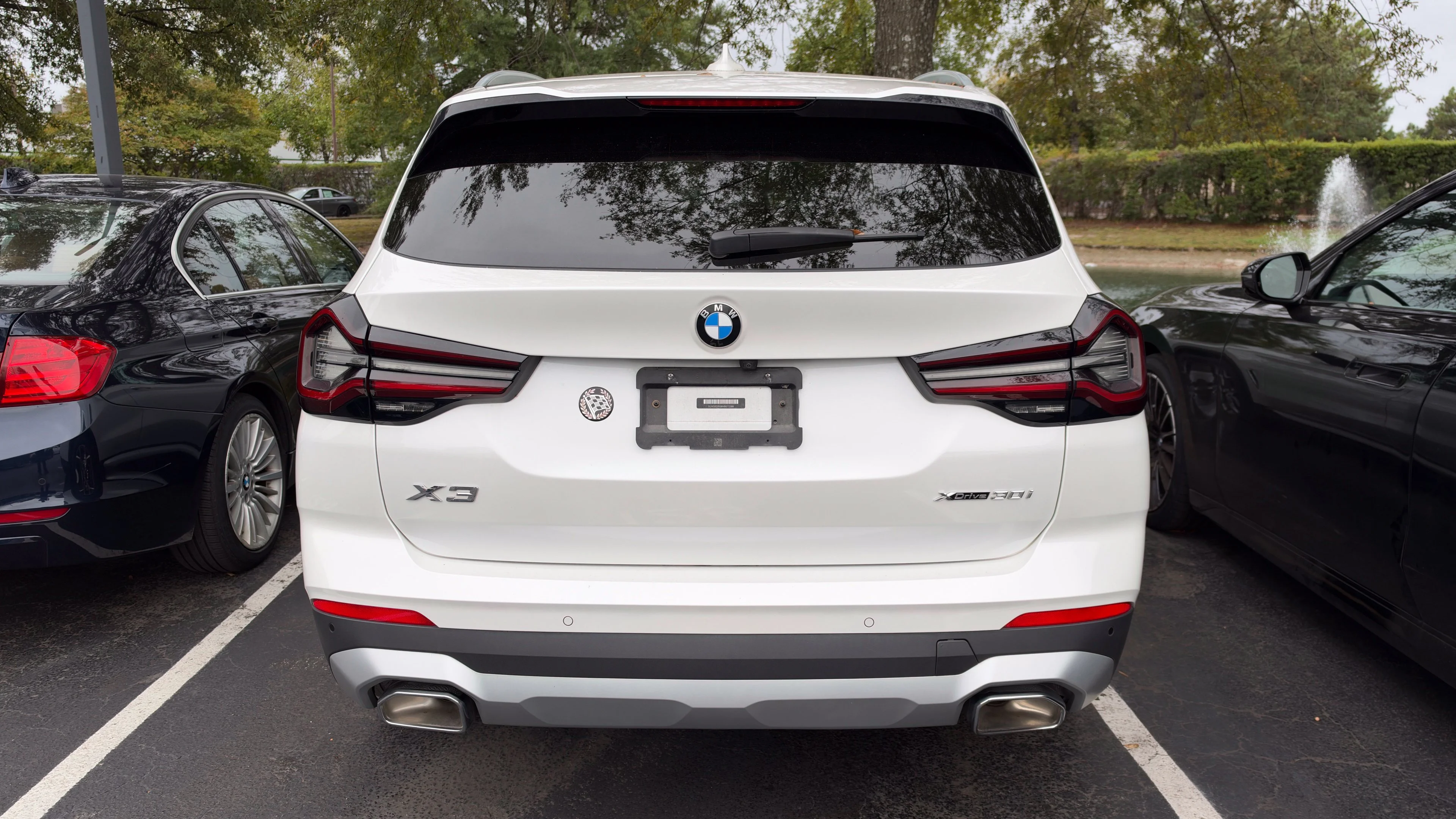 Used 2022 Mineral White Metallic BMW xDrive30i image 9