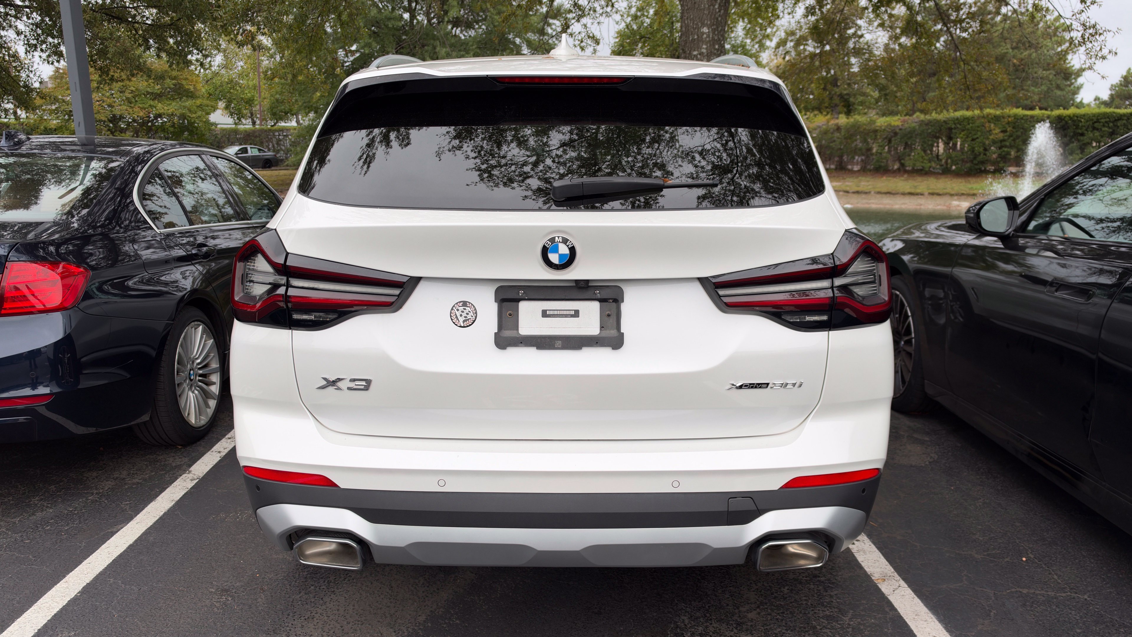 Used 2022 Mineral White Metallic BMW xDrive30i image 9