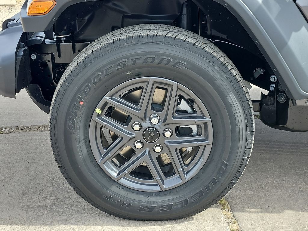 New 2026 Granite Crystal Metallic Clear-Coat Exterior Paint Jeep Sport image 9
