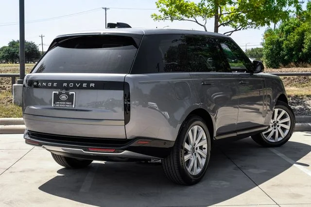 New 2026  Land Rover SE image 9