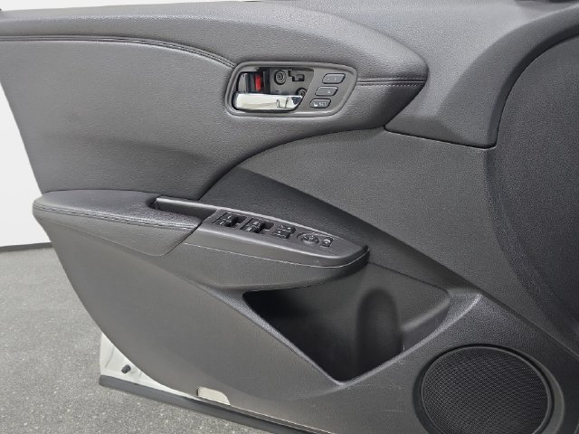 Used 2018  Acura Technology Package image 25