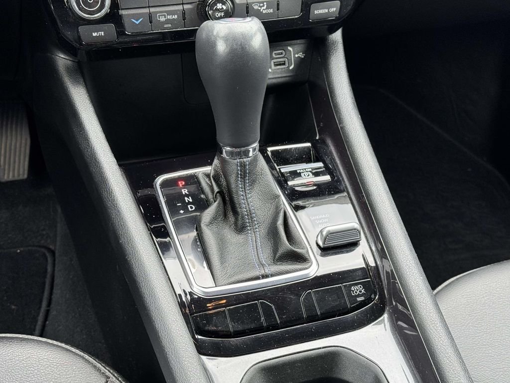 Used 2022 Red Jeep Latitude image 19