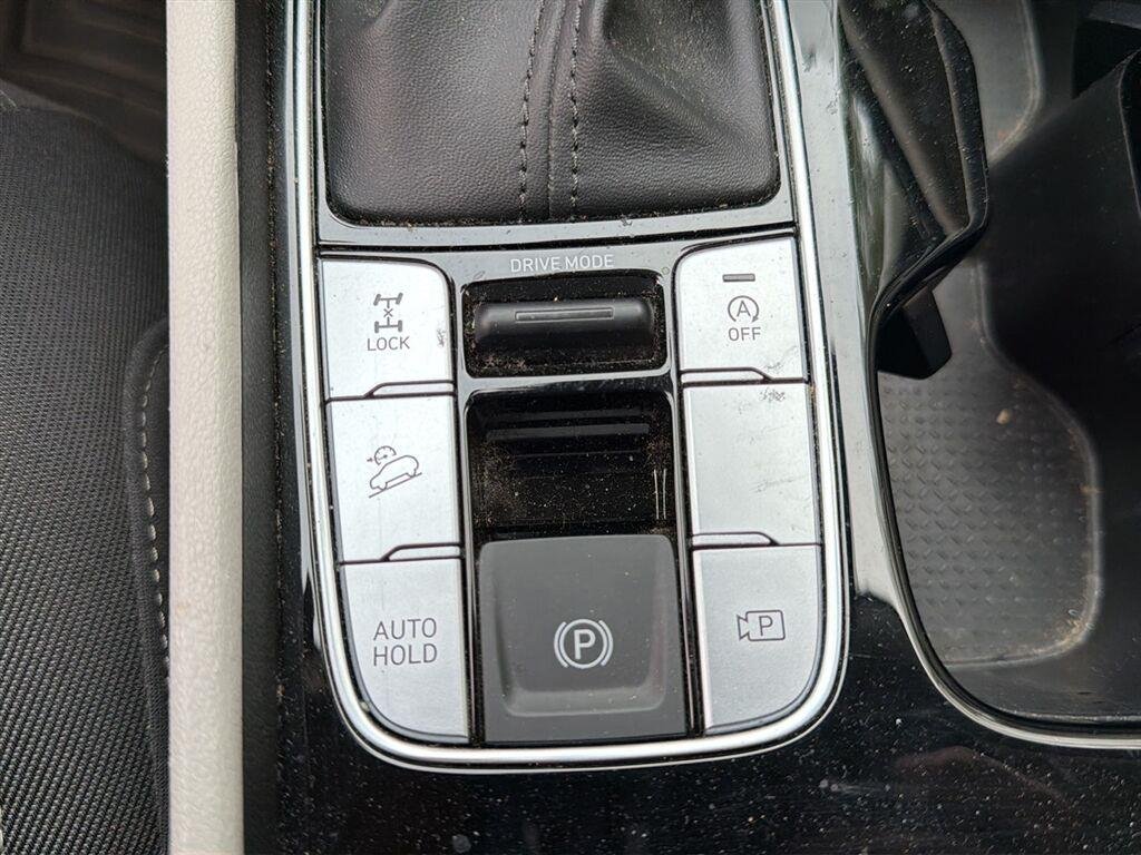 Used 2022 Quartz White Hyundai SEL image 18