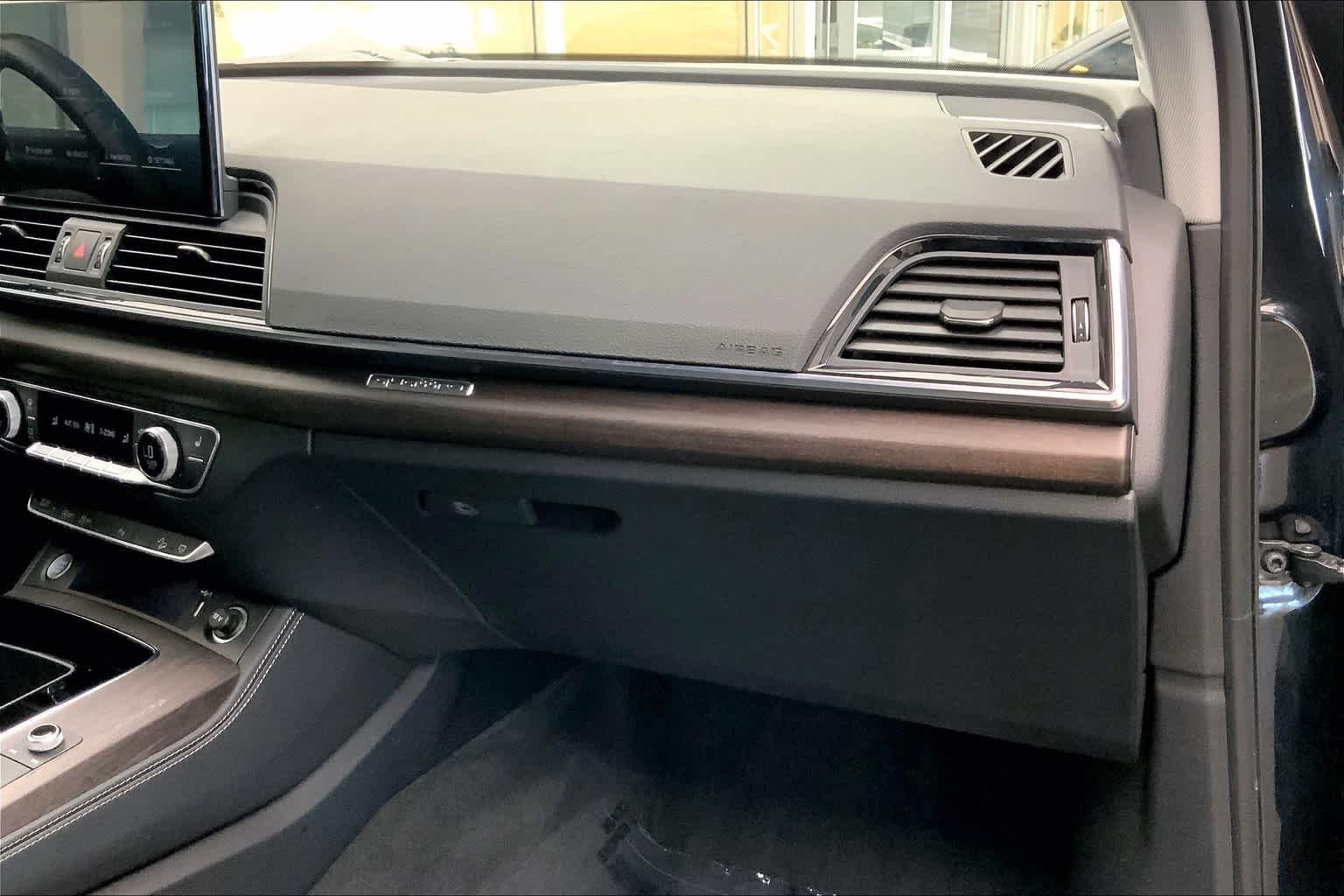 Used 2021 Mythos Black Metallic Audi Premium Plus image 19