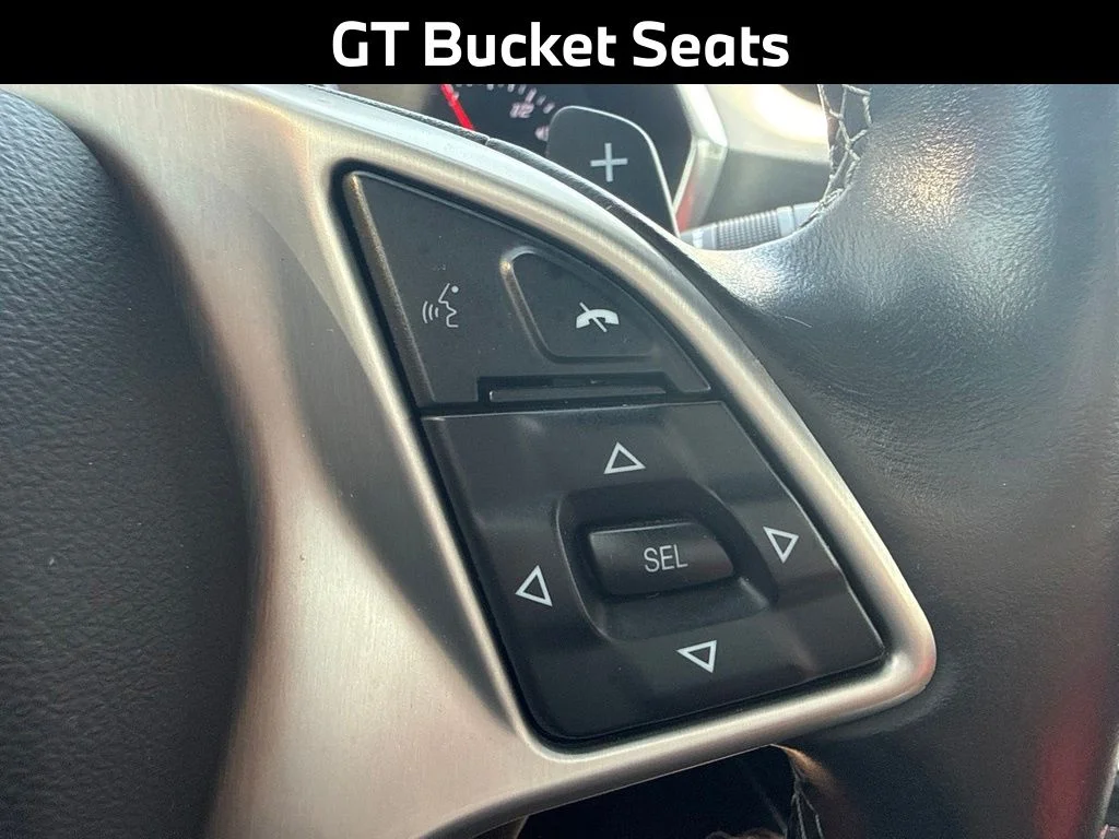 Used 2019 White Chevrolet Stingray image 13
