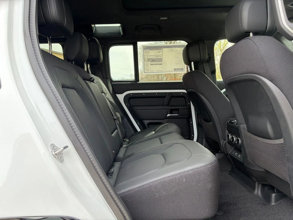 2025 Land Rover Defender V8 - Photo 17