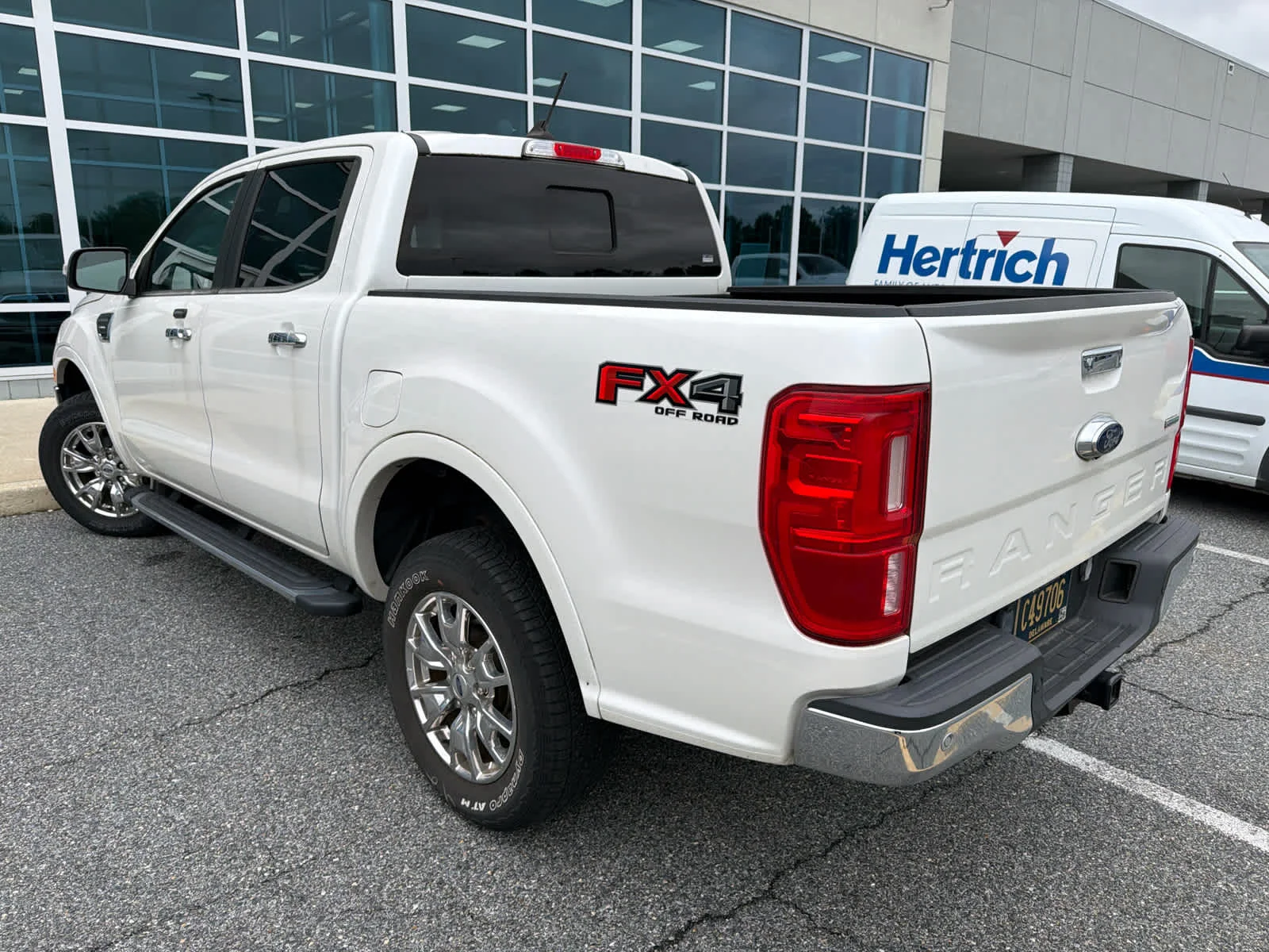 Certified Used 2019 White Platinum Metallic Tri-Coat Ford LARIAT image 2