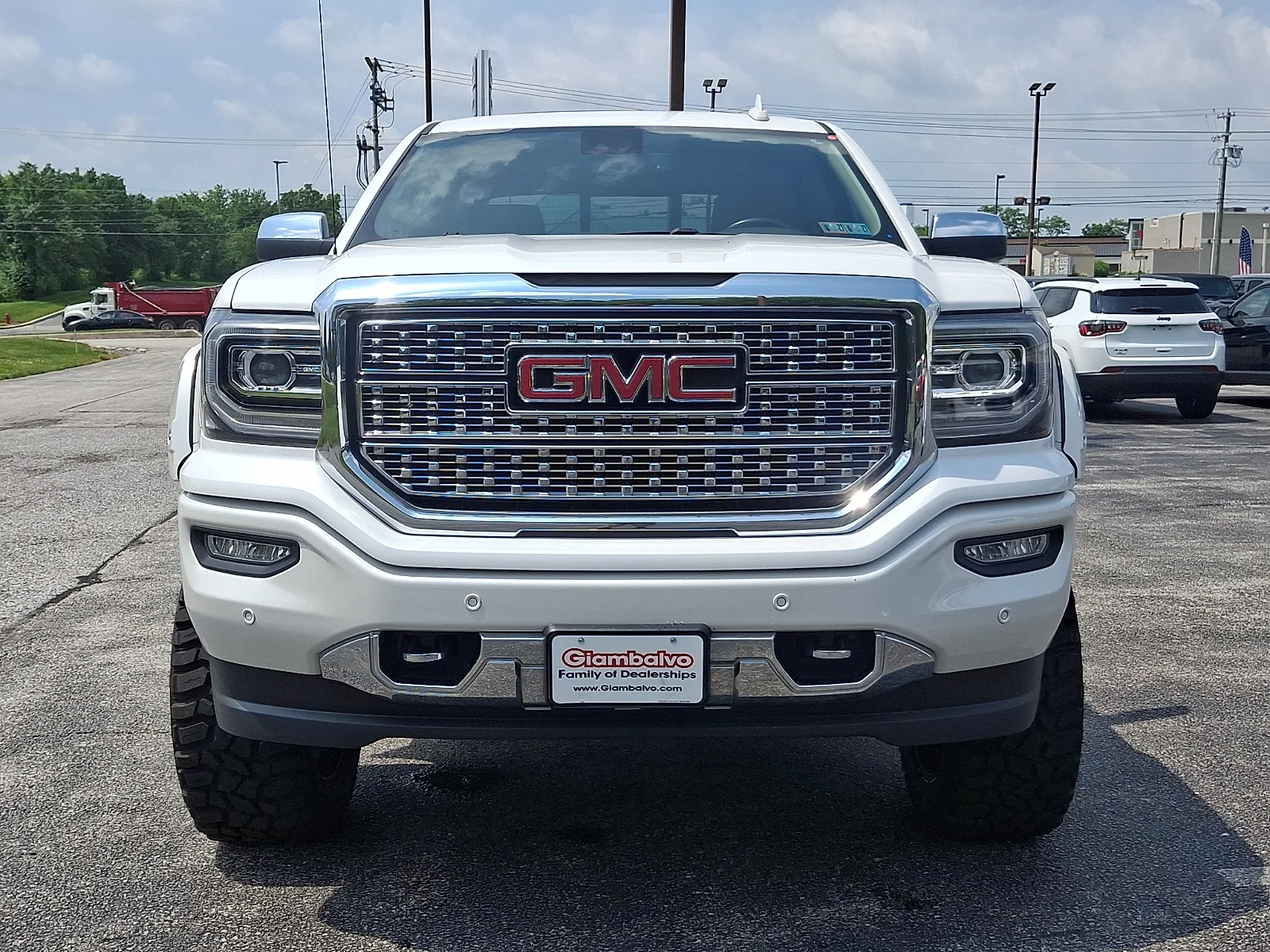 Used 2017 White GMC Denali image 4