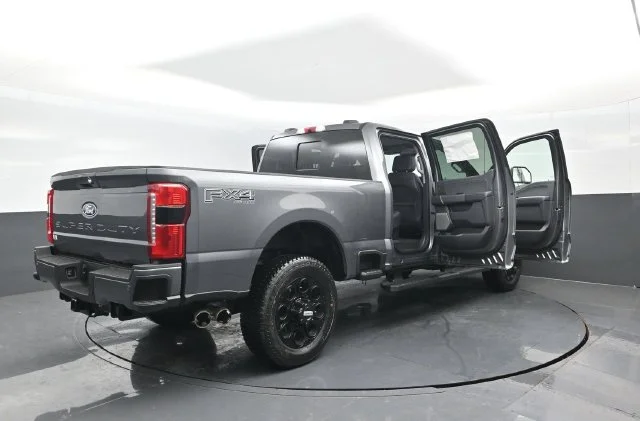 New 2027 Carbonized Gray Metallic Ford F-250® Lariat® image 31