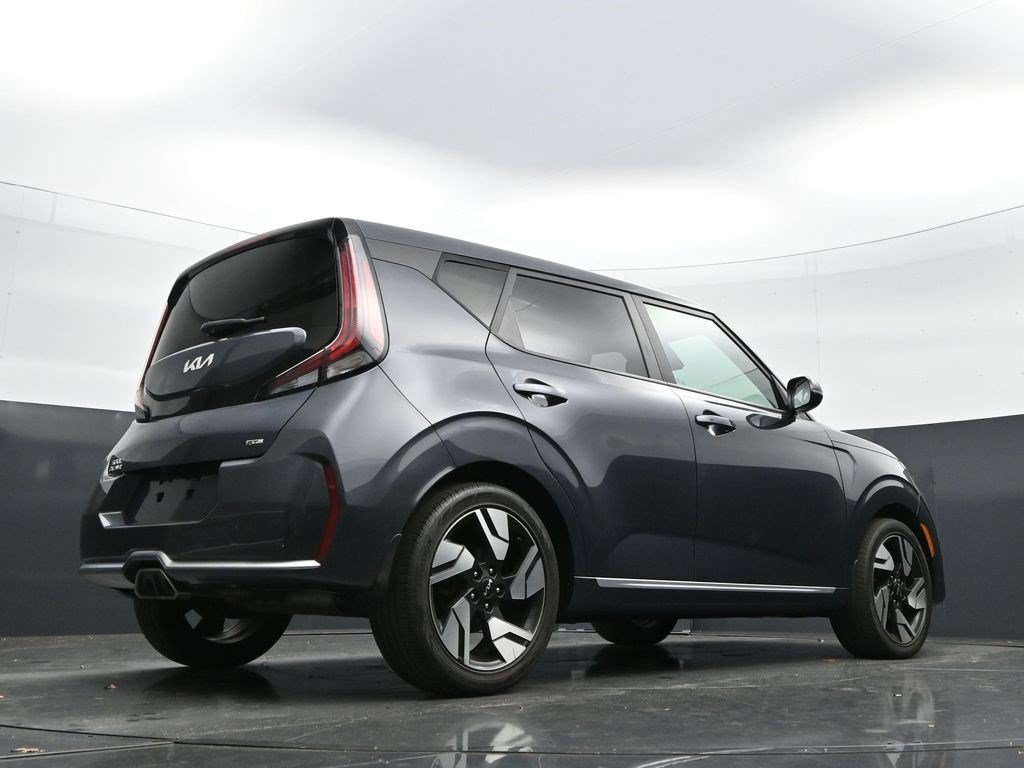 Used 2023 Gravity Gray Kia GT-Line image 31