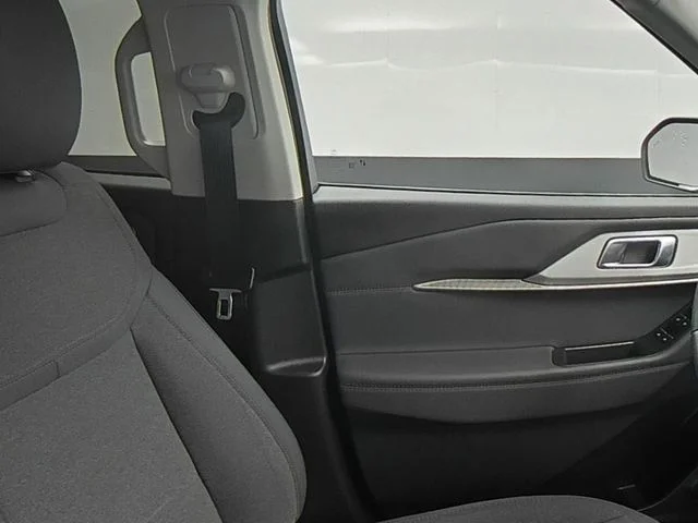 Used 2025 Black Ford Active image 34
