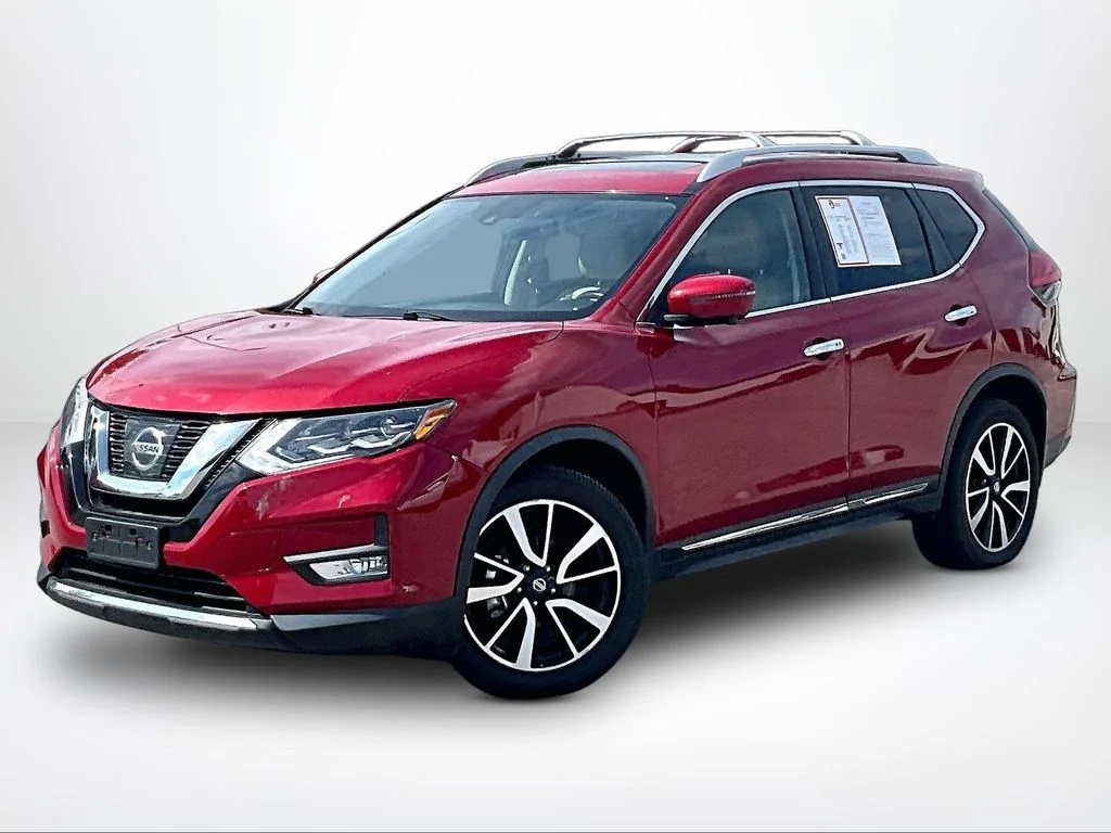 Used 2017 Red Nissan SL image 2