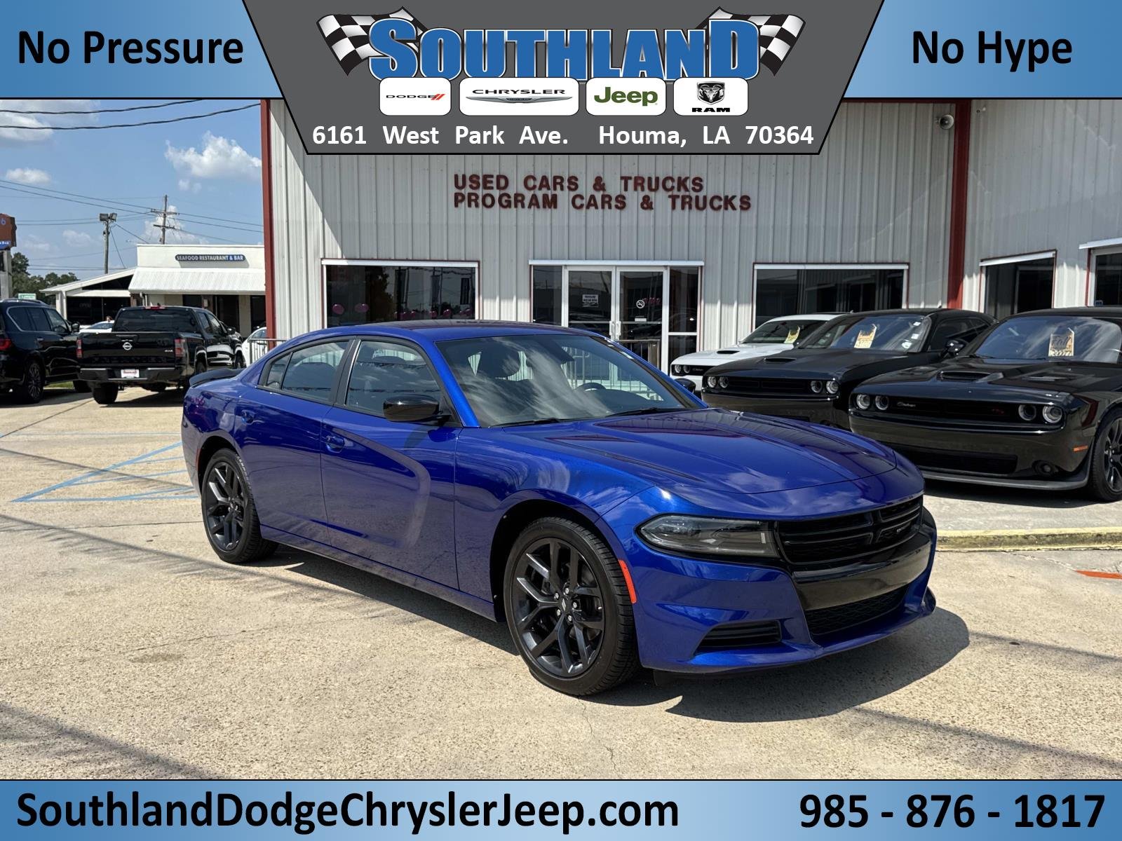 Used 2022 Indigo Blue Dodge SXT image 1