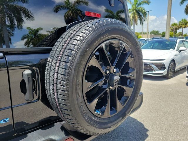 2022 Jeep Wrangler Unlimited Sahara 4XE - Photo 8