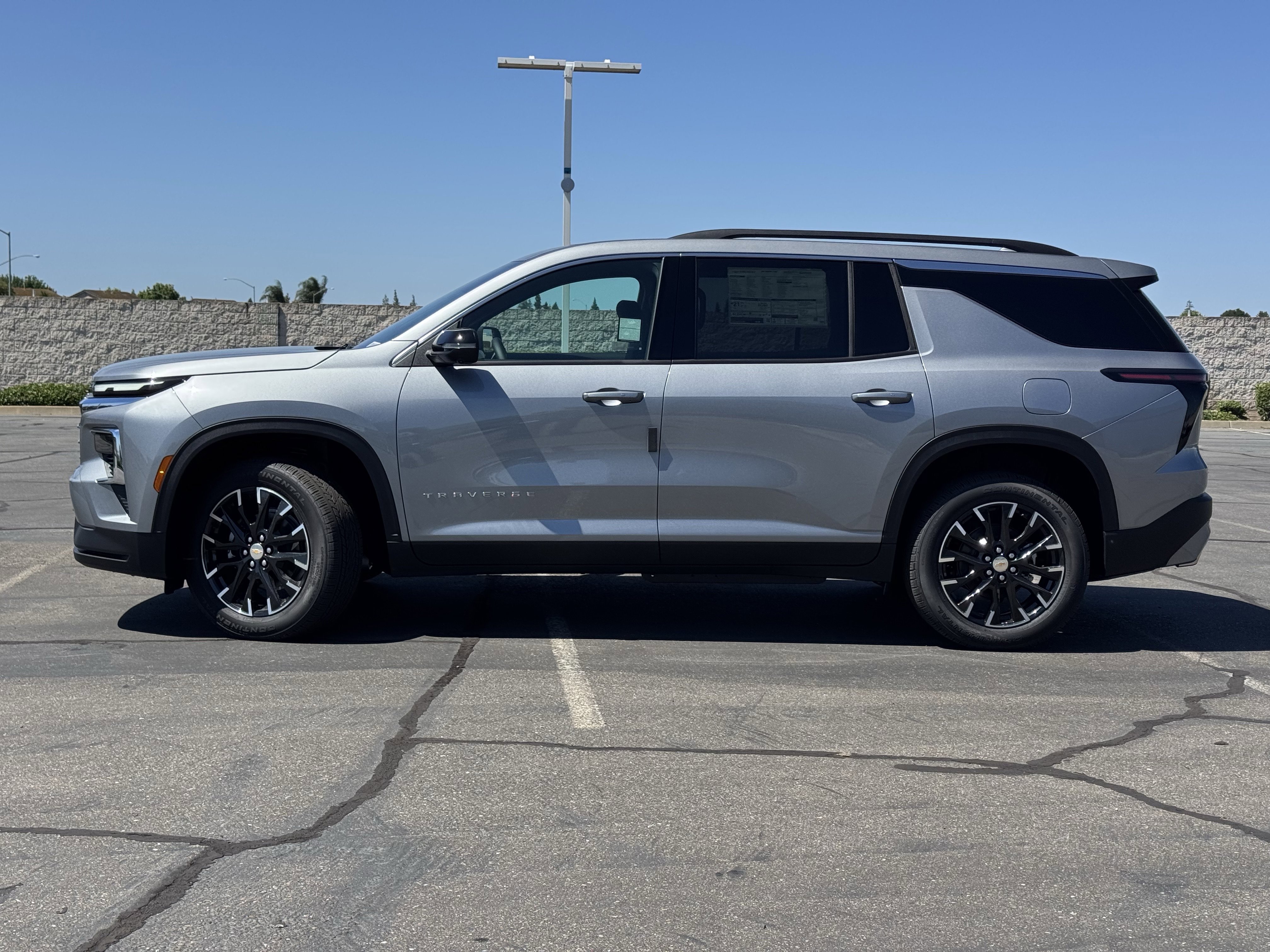 2026 Chevrolet Traverse LT - Photo 4