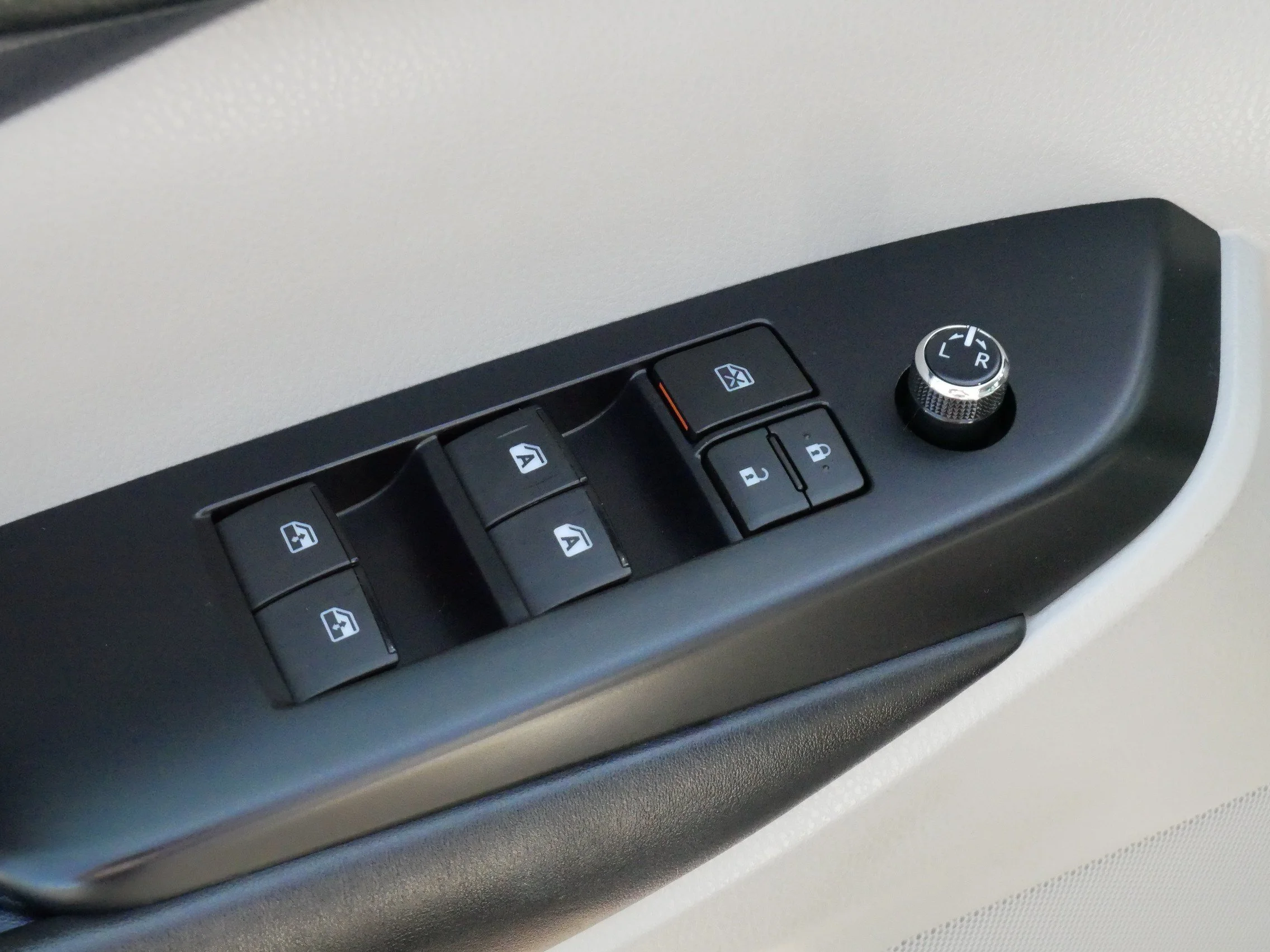 Used 2019 Celestial Silver Metallic Toyota XLE image 19