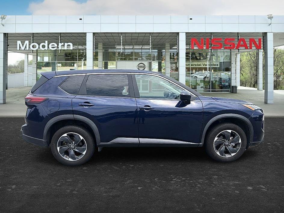 Used 2025 Deep Ocean Blue Pearl Nissan SV image 6
