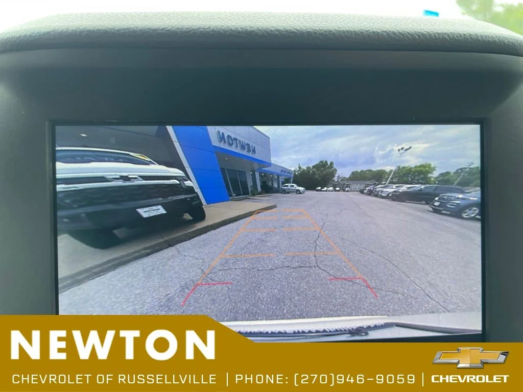 Used 2022 White Frost GMC Denali image 10