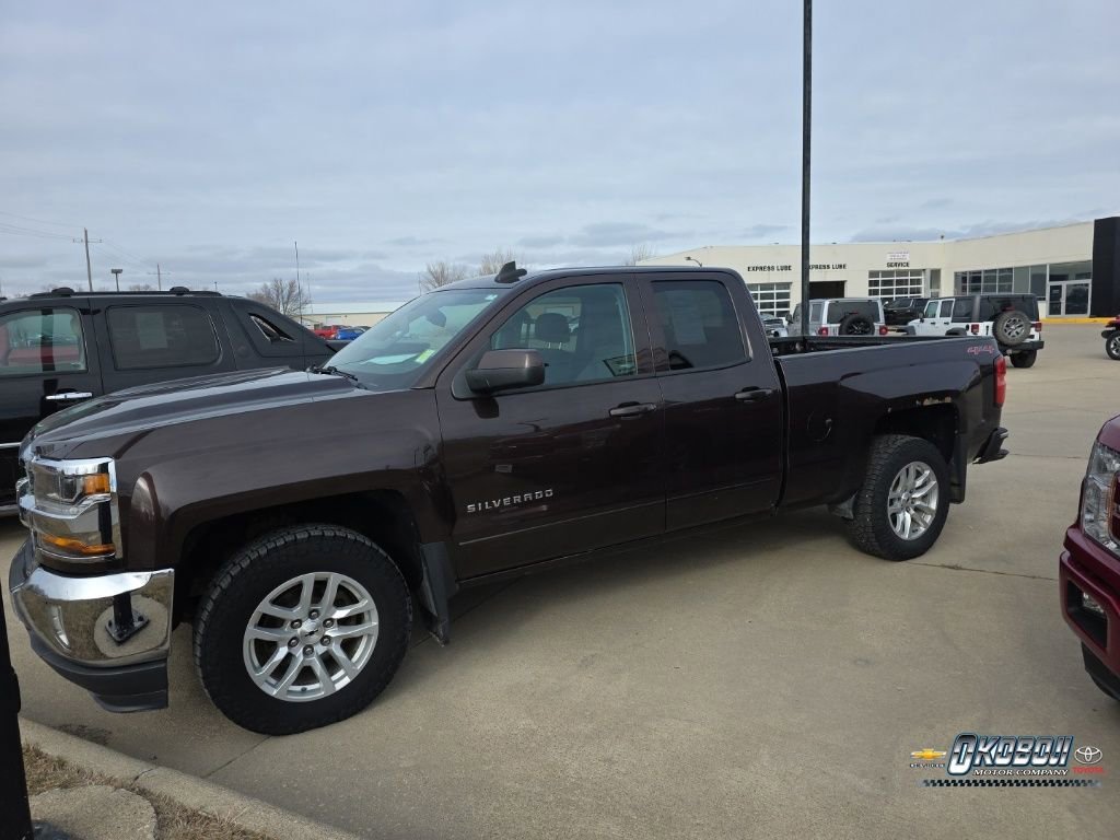 Used 2016 Chevrolet Silverado 1500 LT with VIN 1GCVKREC3GZ358285 for sale in Spirit Lake, IA