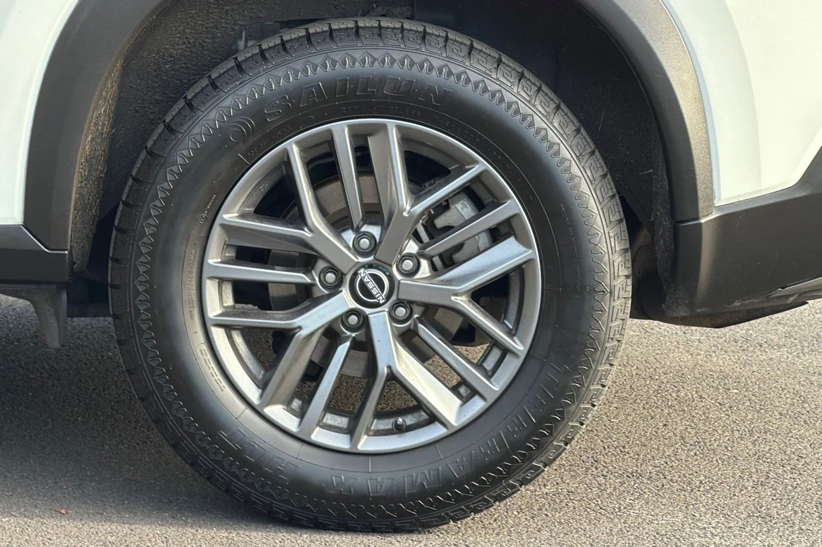 Used 2023 White Nissan S image 19
