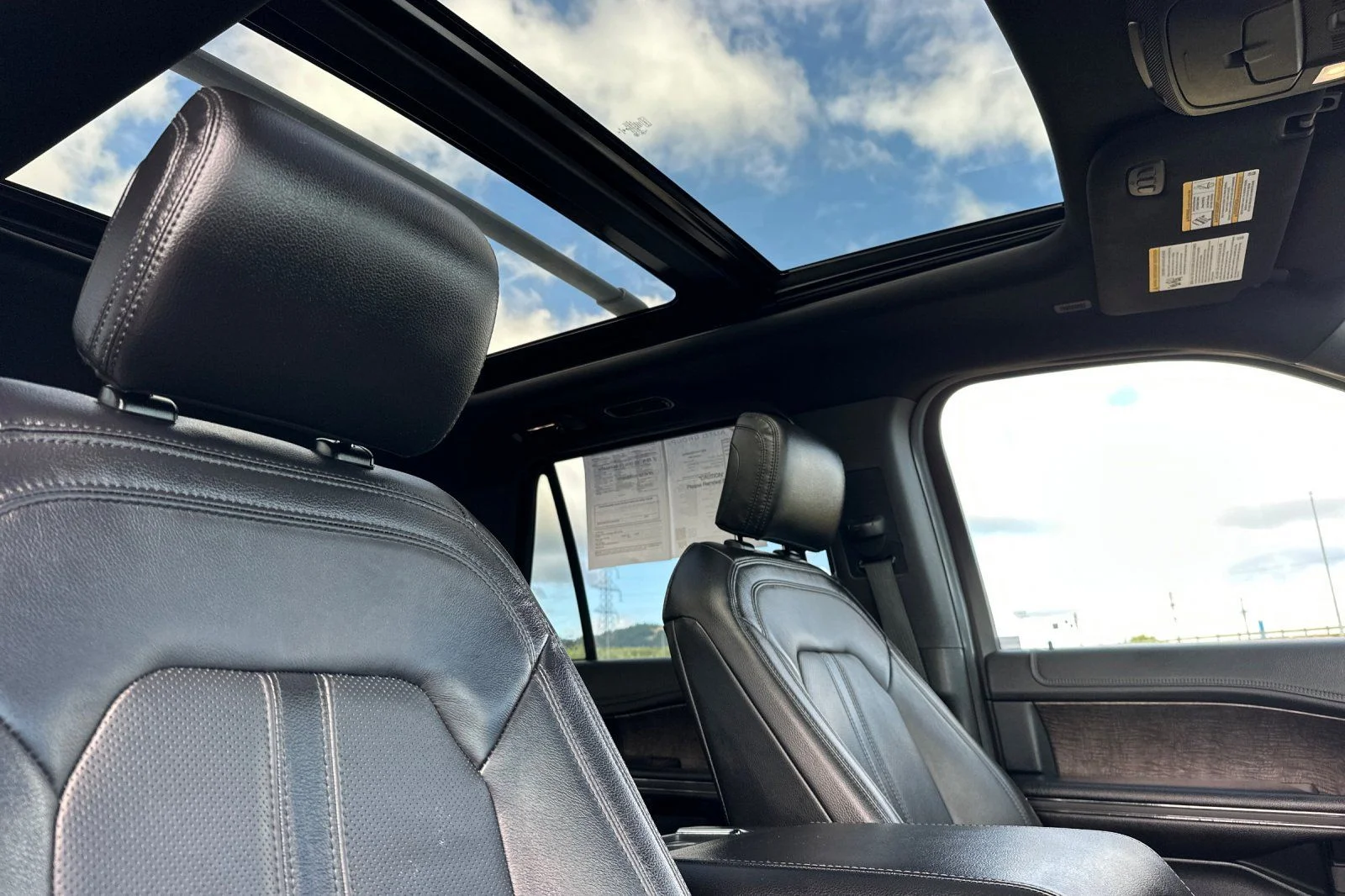 Used 2020 White Ford Limited image 19