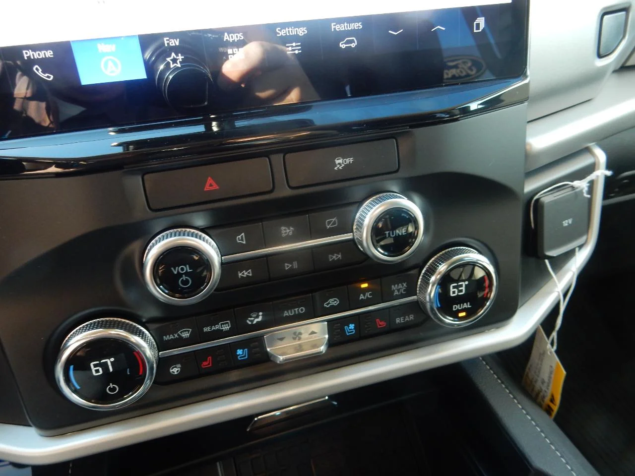 New 2022 Black Ford XLT 4X2 image 43