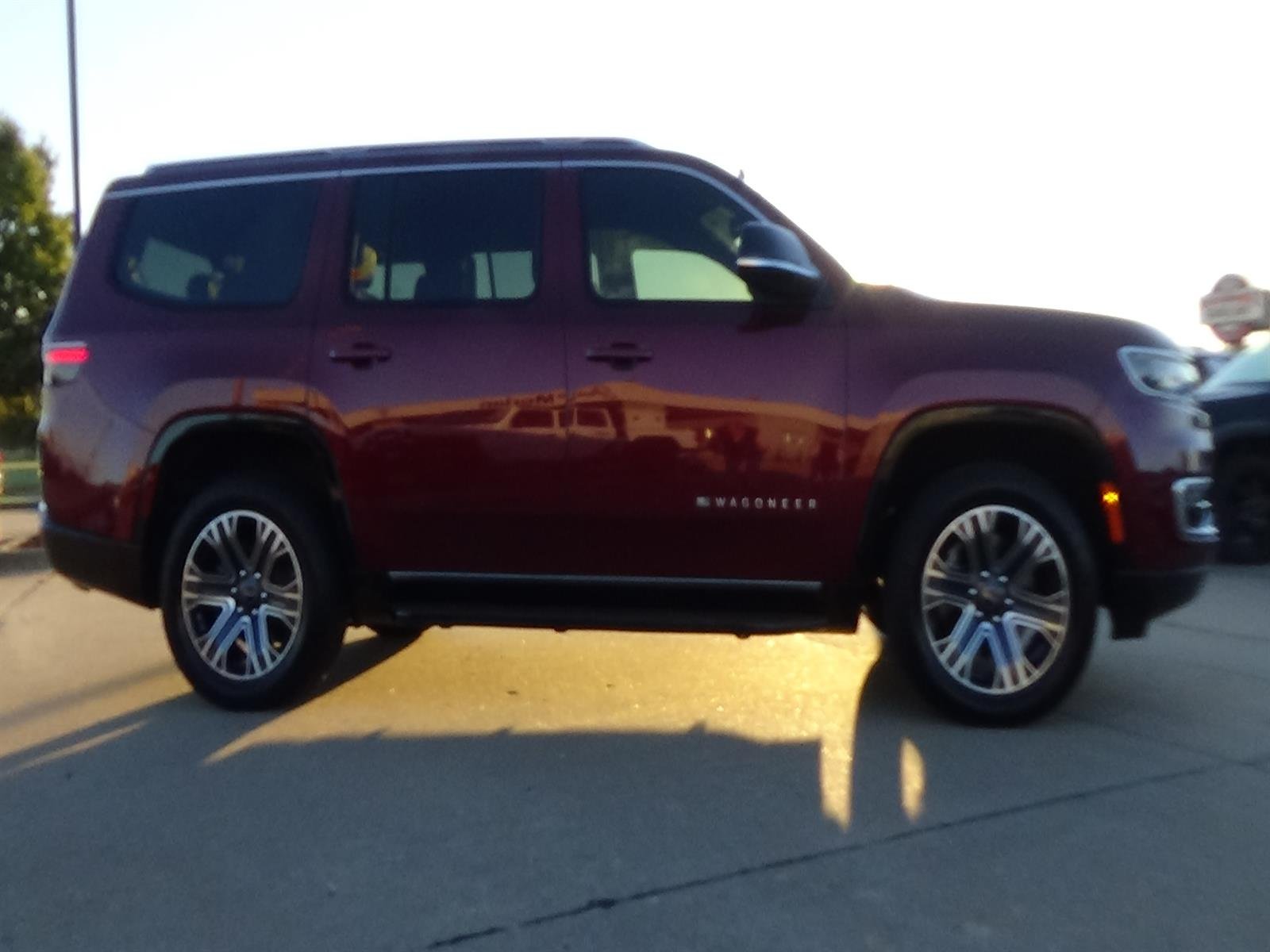 Certified Used 2025 Velvet Red Pearl Coat (prv) Jeep Series II image 6