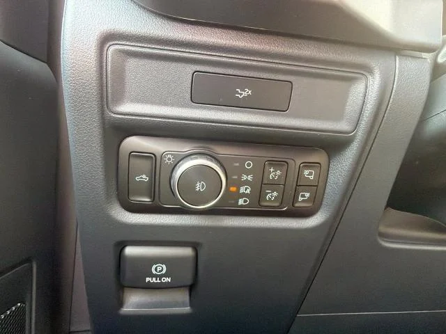 New 2026 Oxford White Ford XLT image 44