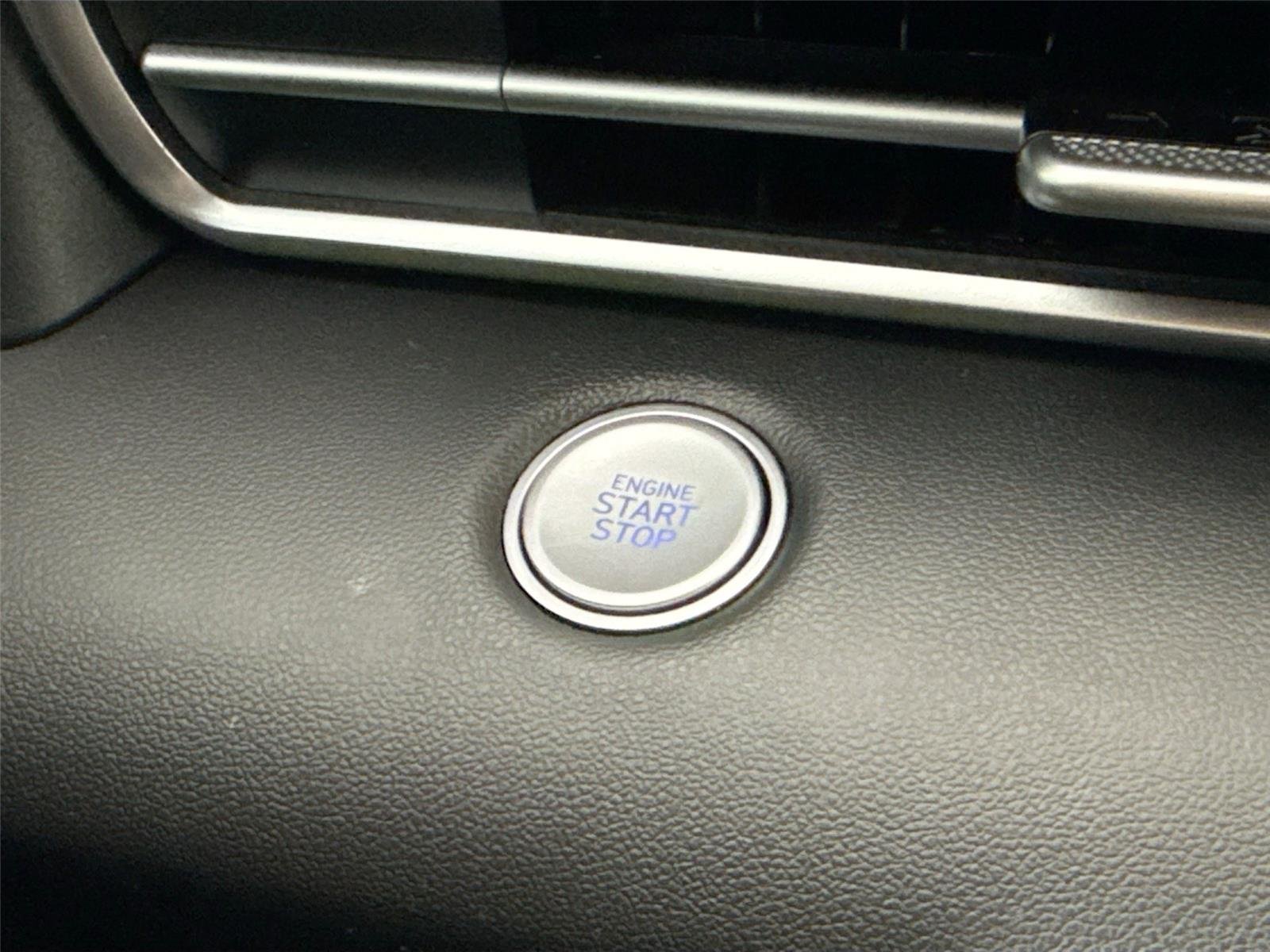 Used 2025 Fluid Metal Hyundai Blue image 18