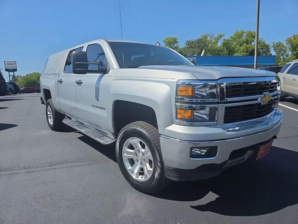 Used 2014 Silver Chevrolet LT image 2