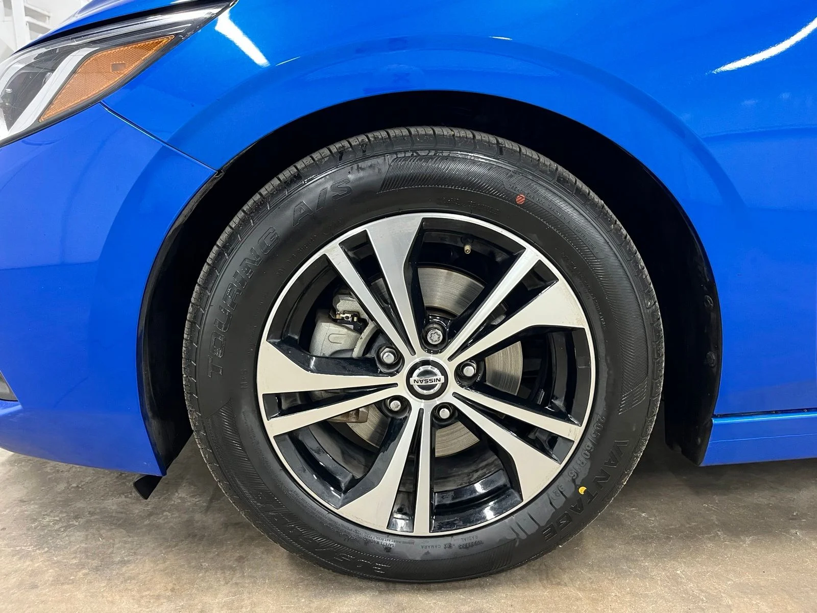 Used 2023 Blue Nissan SV image 10