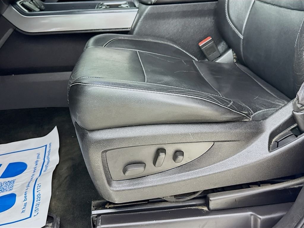 Used 2014 Silver Ice Metallic Chevrolet LTZ image 23