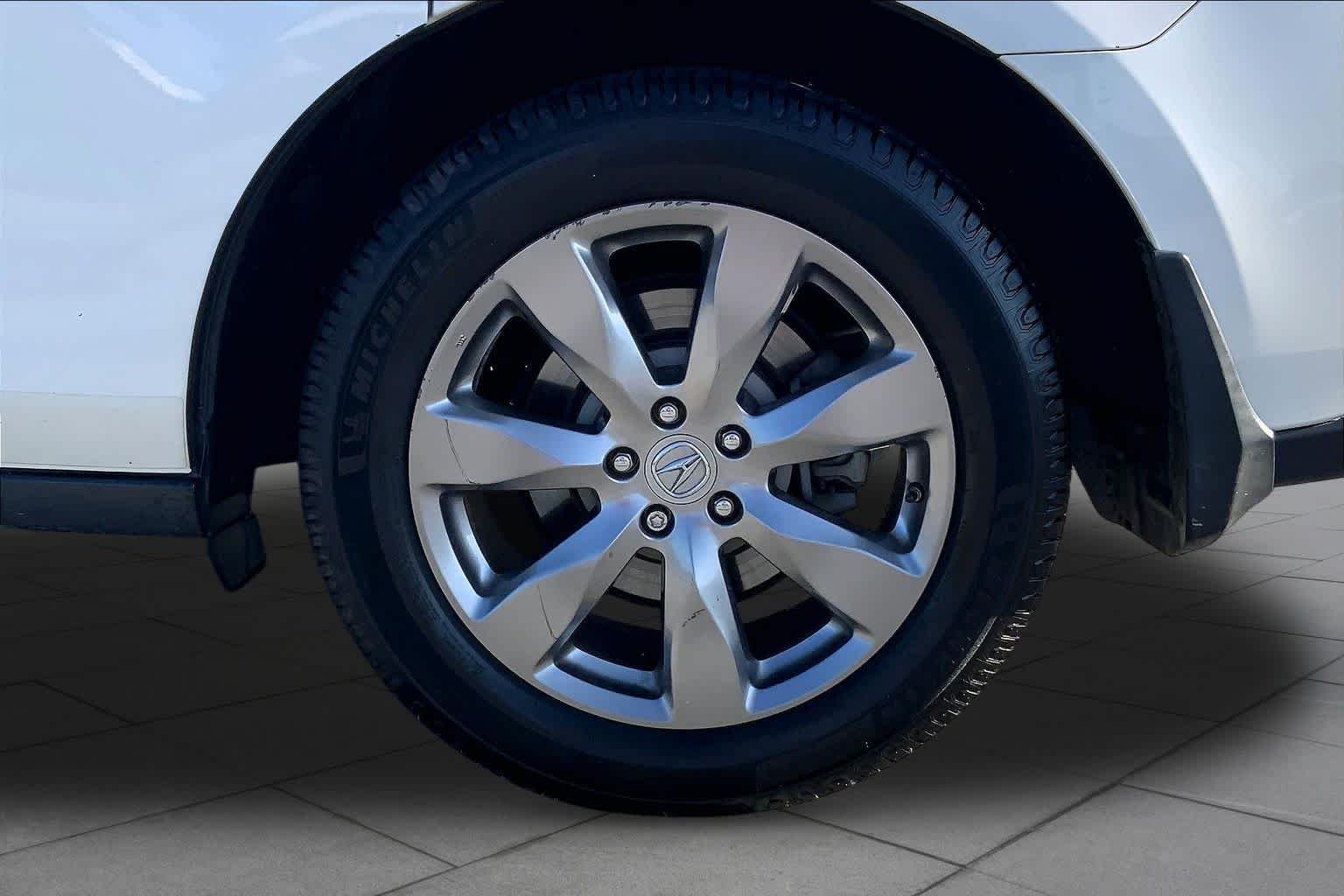 Used 2016 Crystal Black Pearl Acura w/Advance image 11