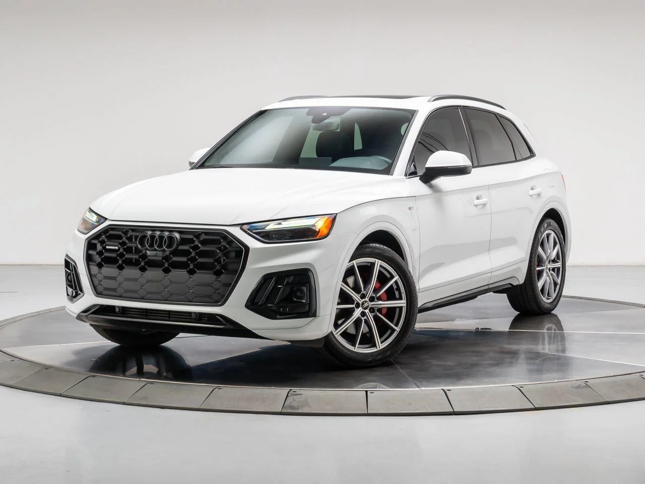 Used 2024 Glacier White Metallic Audi Premium Plus 55 TFSI e S line quattro S tronic image 1