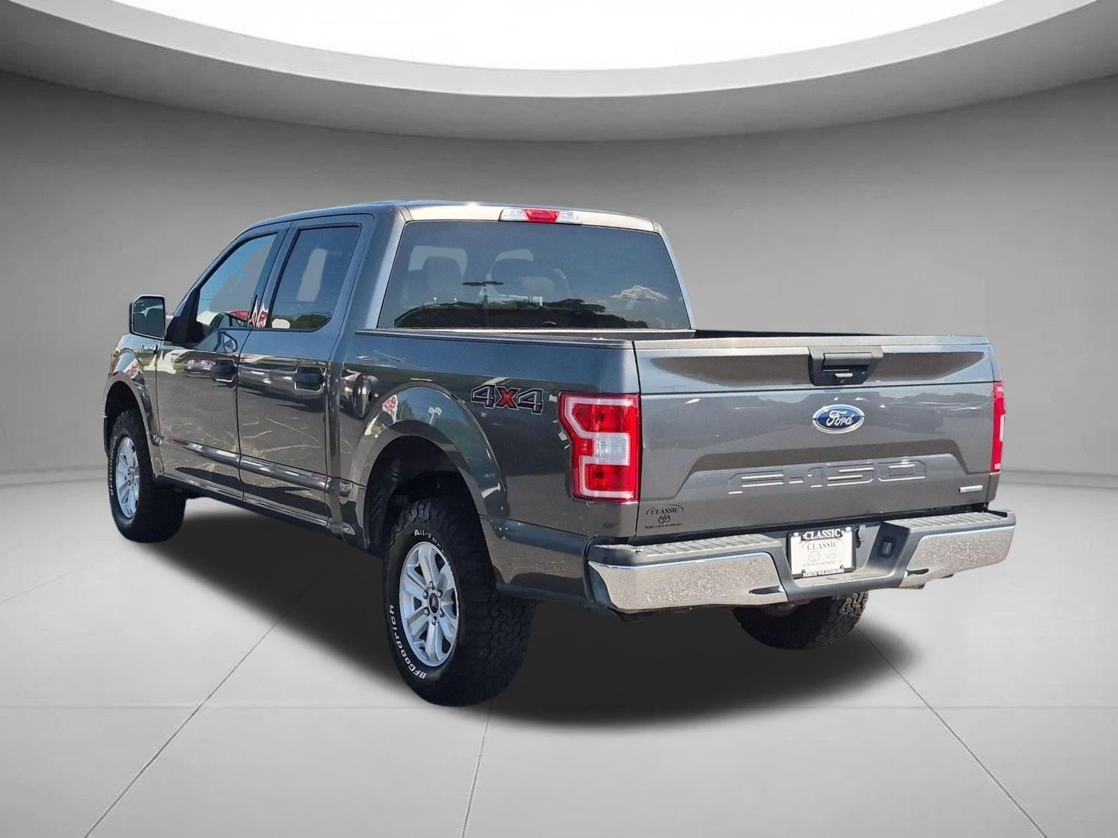 Used 2019 Magnetic Metallic Ford XLT image 3
