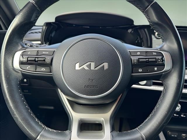 Used 2023 Wolf Gray Kia GT-Line image 18