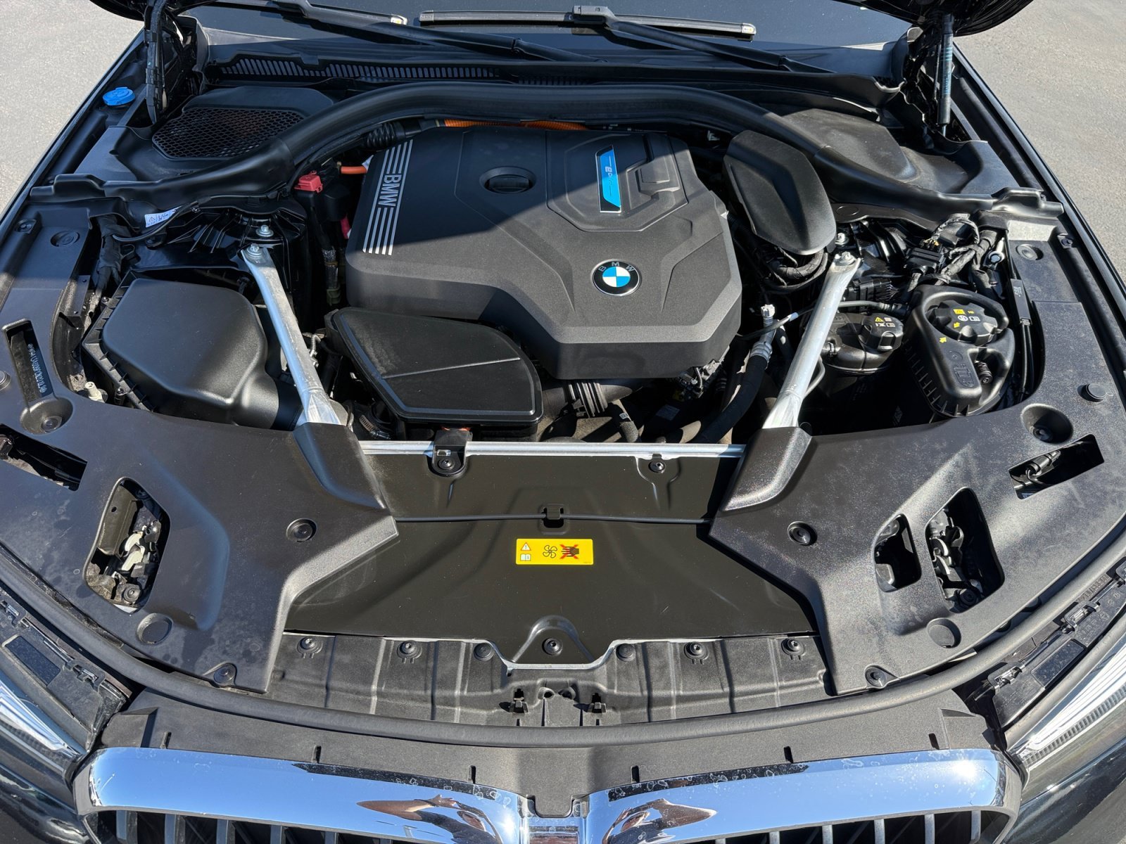 Used 2023 Jet Black BMW 530e iPerformance image 20