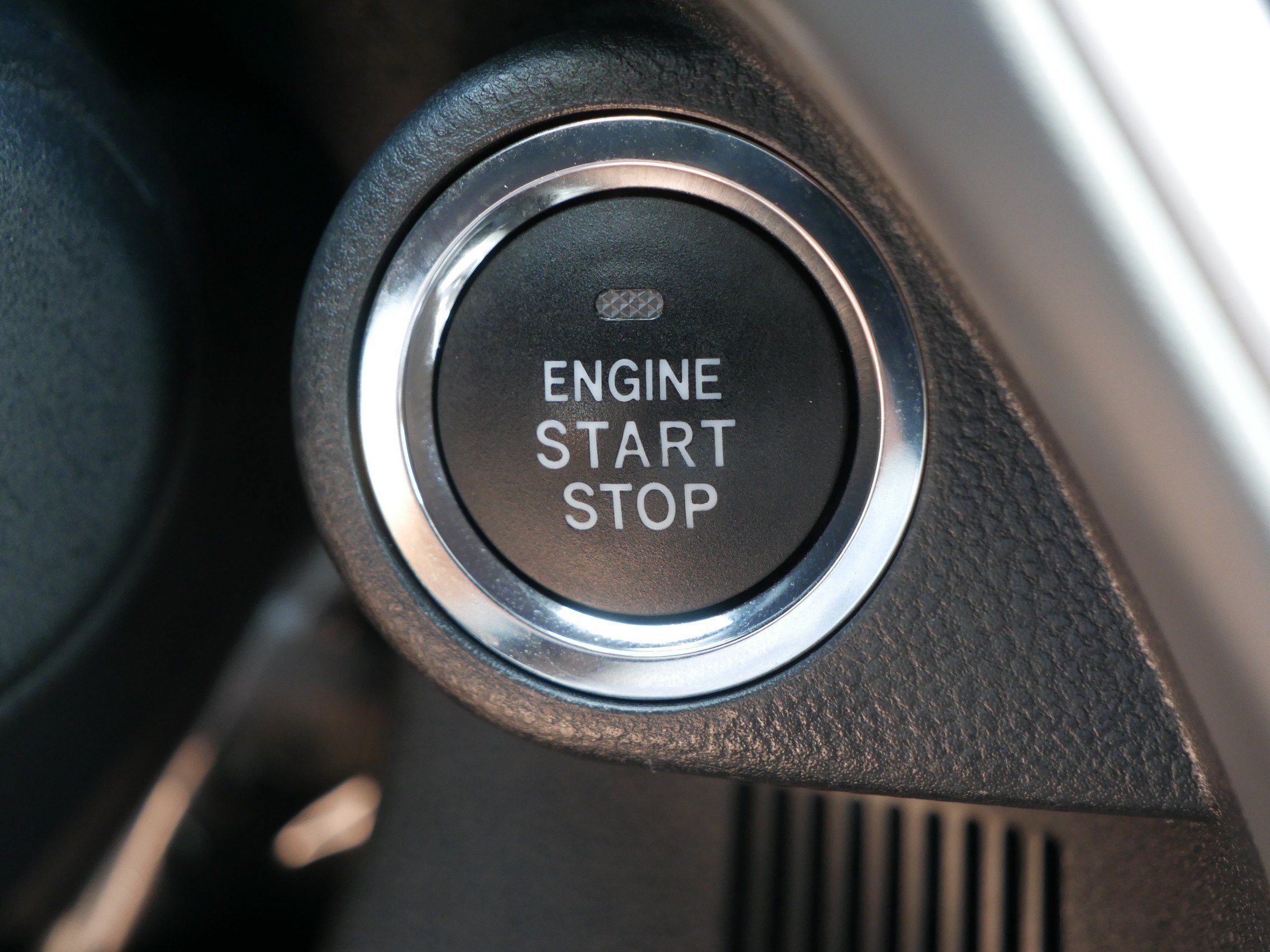 Used 2025 Magnetite Gray Metallic Subaru Premium image 29