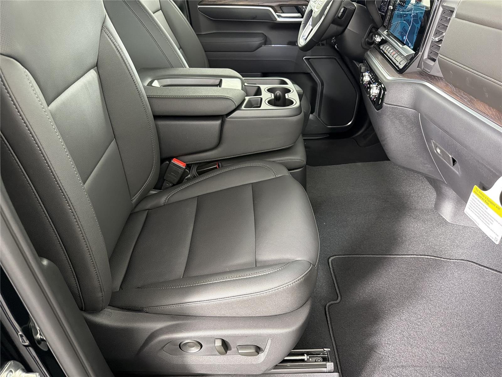2026 GMC Sierra 1500 SLT - Photo 11