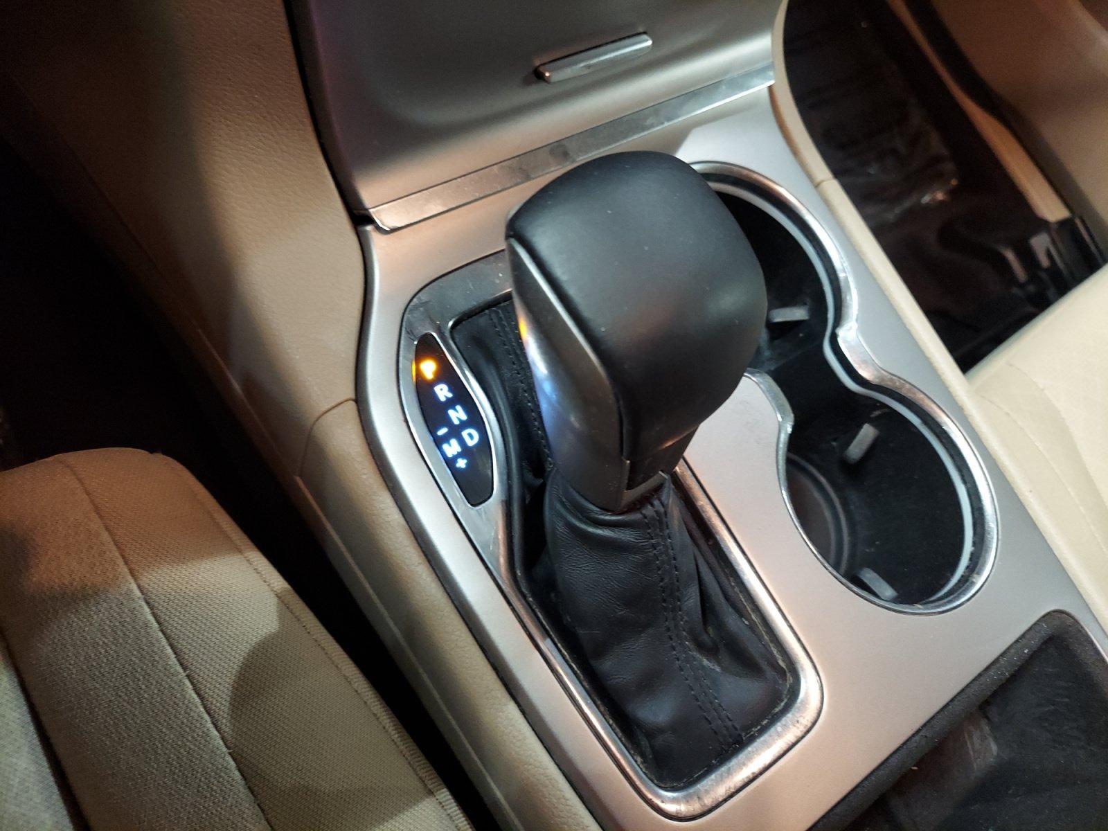 Used 2019 Granite Crystal Metallic Clearcoat Jeep Laredo E image 21