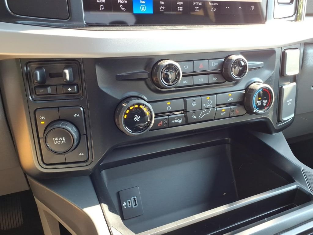 New 2026 Agate Black Metallic Ford F-250® XLT image 23