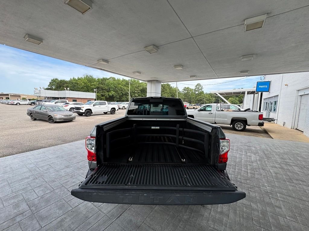 Used 2017 Gray Nissan SL image 9