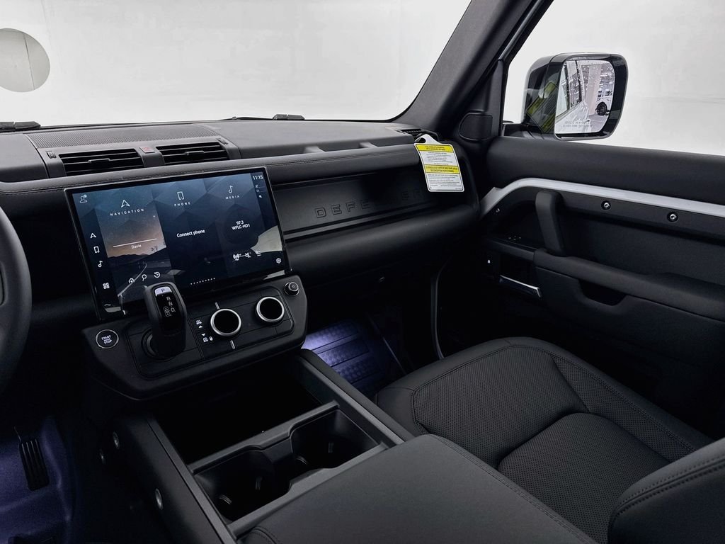 New 2026 Fuji White Land Rover X-Dynamic SE image 24