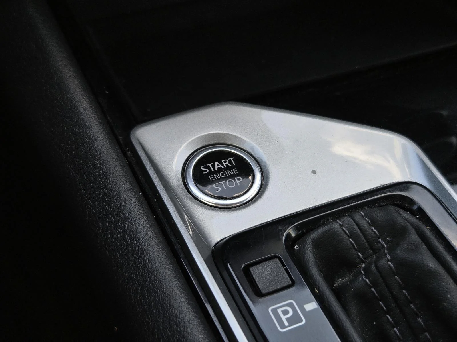 Used 2024 White Nissan 2.5 SV Sedan image 21