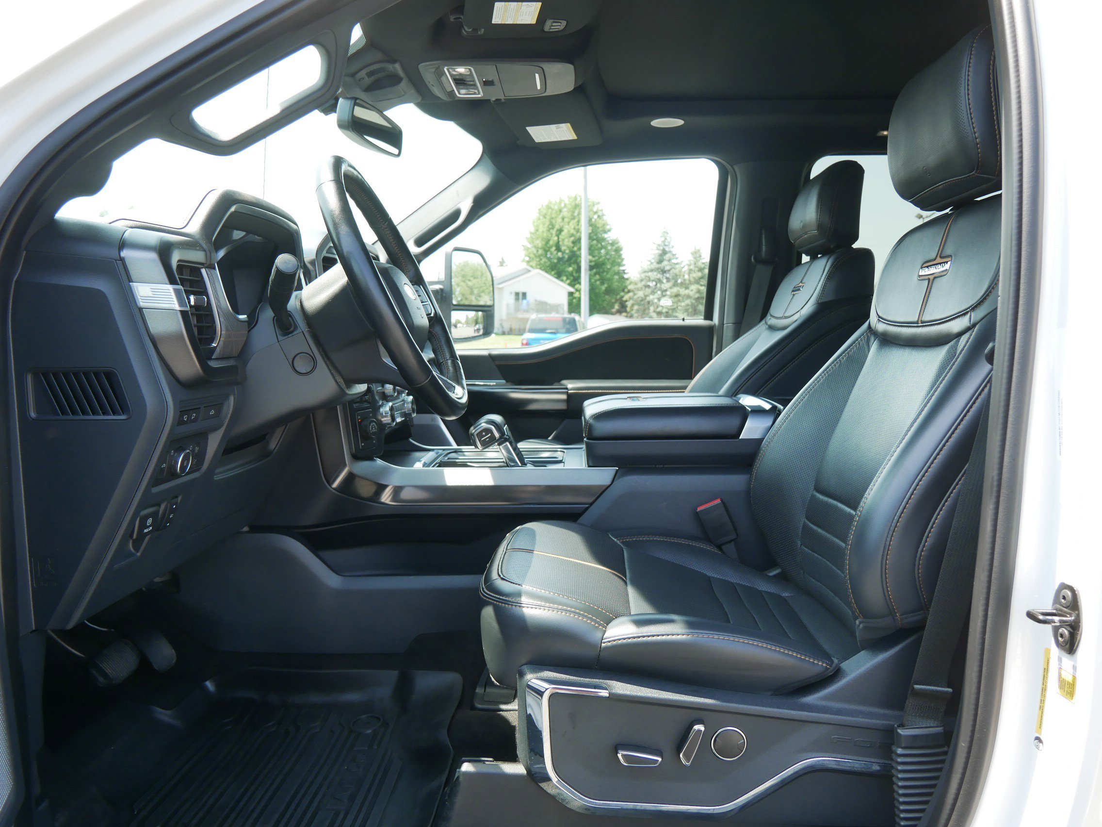 Used 2023 White Ford Platinum image 10