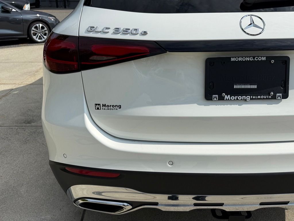 Used 2025 White Mercedes-Benz GLC 350e image 16