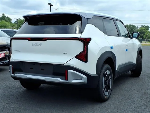 New 2027 White Kia LX image 4