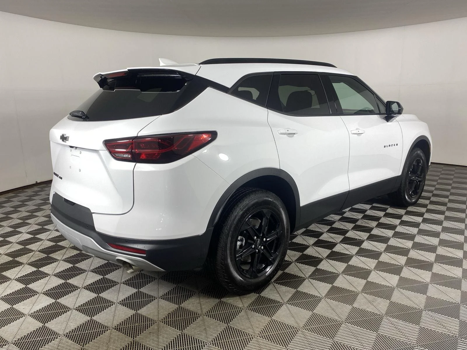 New 2026 Summit White Chevrolet 2LT image 7