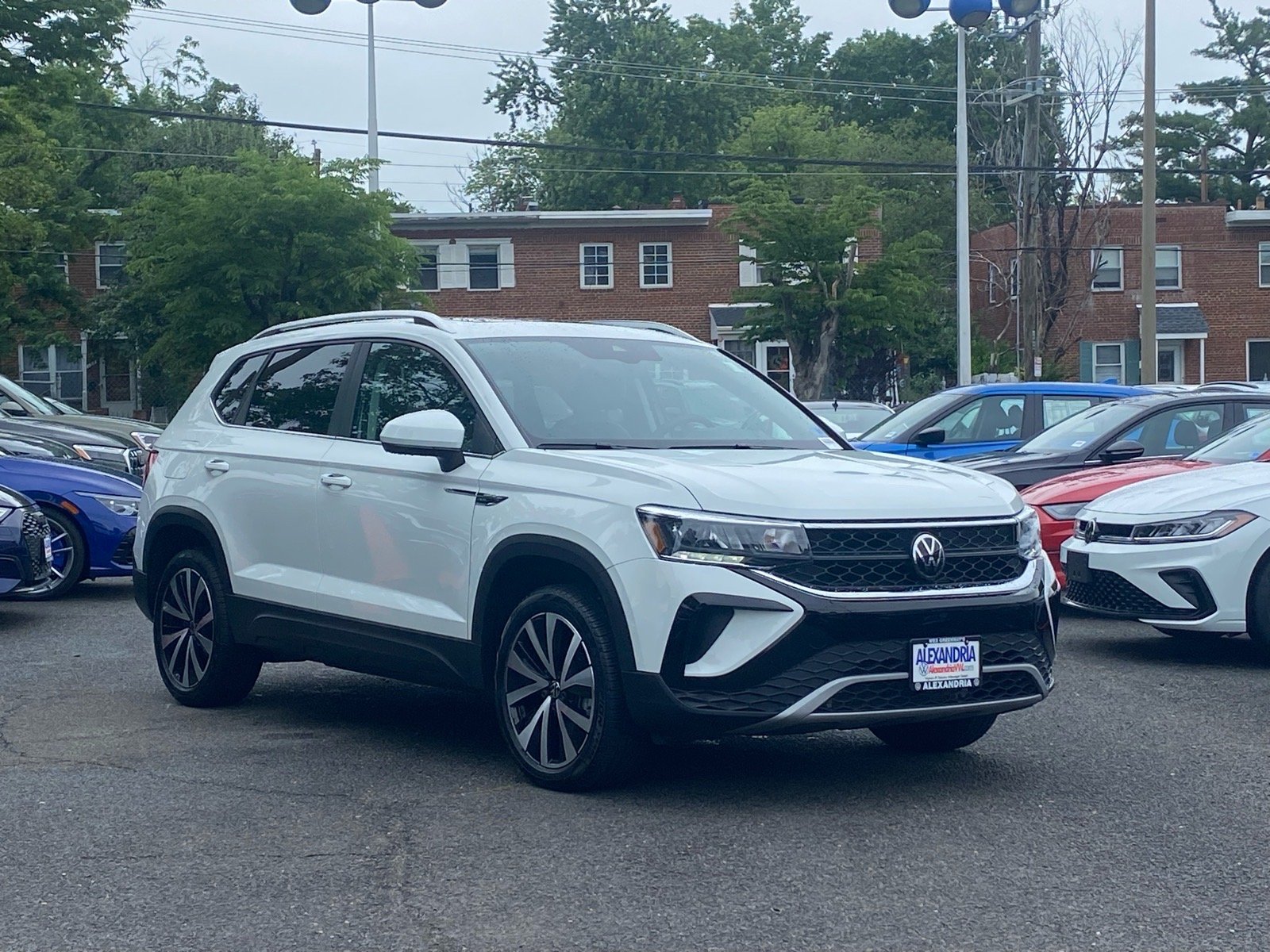 2024 Volkswagen Taos 1.5T SE's photo