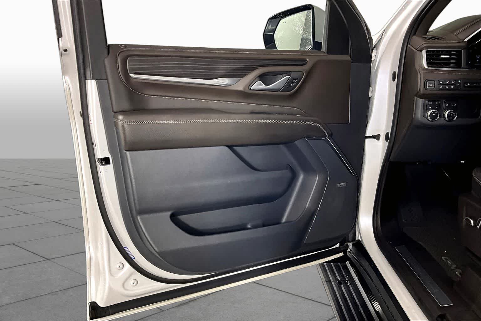 2022 GMC Yukon XL Denali - Photo 21